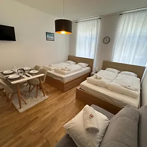 Cozy 5-person In 6 , Wiedeń Austria